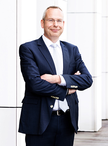 Dr. Axel van Dreveldt